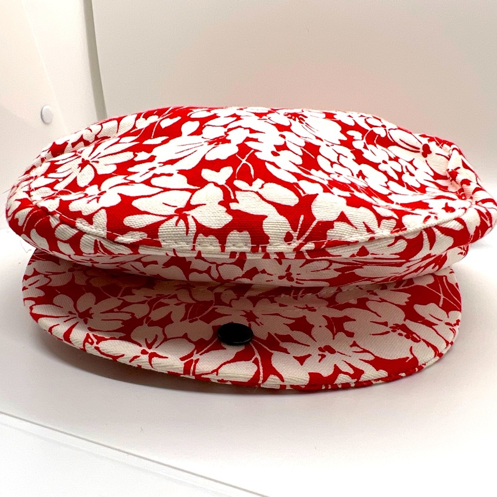 Burberry floral hat, NWT, red-white, ivy hat, luxury, resortwear, vacation